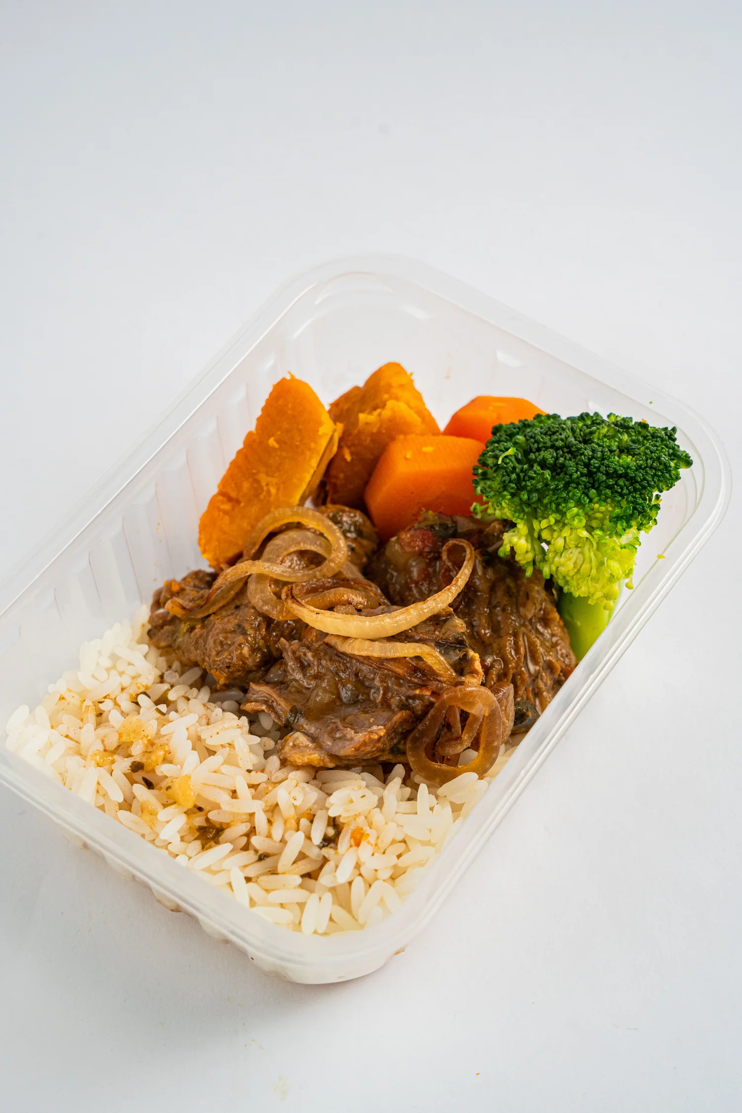Carne de panela com arroz integral e legumes